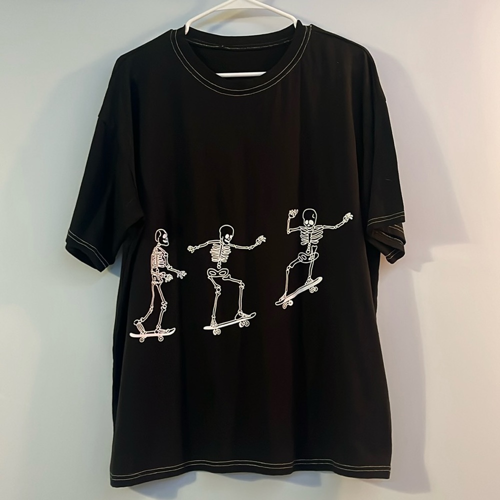 Oversized black t-shirt